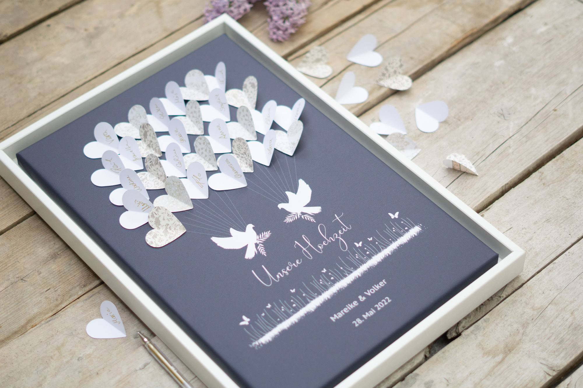 Wedding Tree DIY Idee Gästebuch Leinwand mit Herzen aus Papier